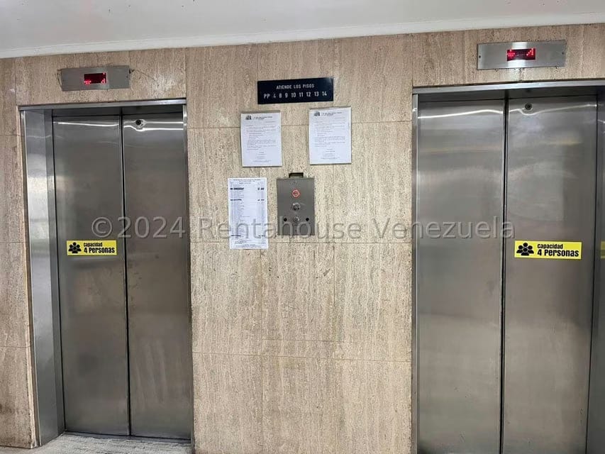 Comercial (Oficina) en Venta en Los Chaguaramos, Distrito Metropolitano - 26
