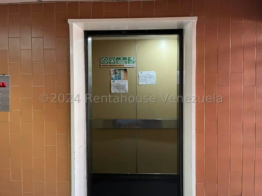 Comercial (Oficina) en Venta en Los Chaguaramos, Distrito Metropolitano - 27