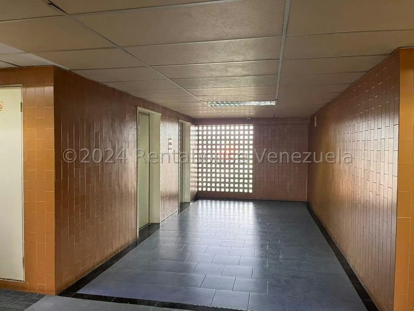 Comercial (Oficina) en Venta en Los Chaguaramos, Distrito Metropolitano - 4