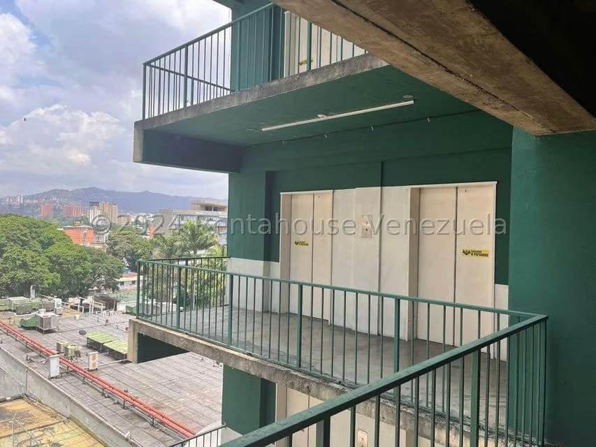 Comercial (Oficina) en Venta en Los Chaguaramos, Distrito Metropolitano - 35
