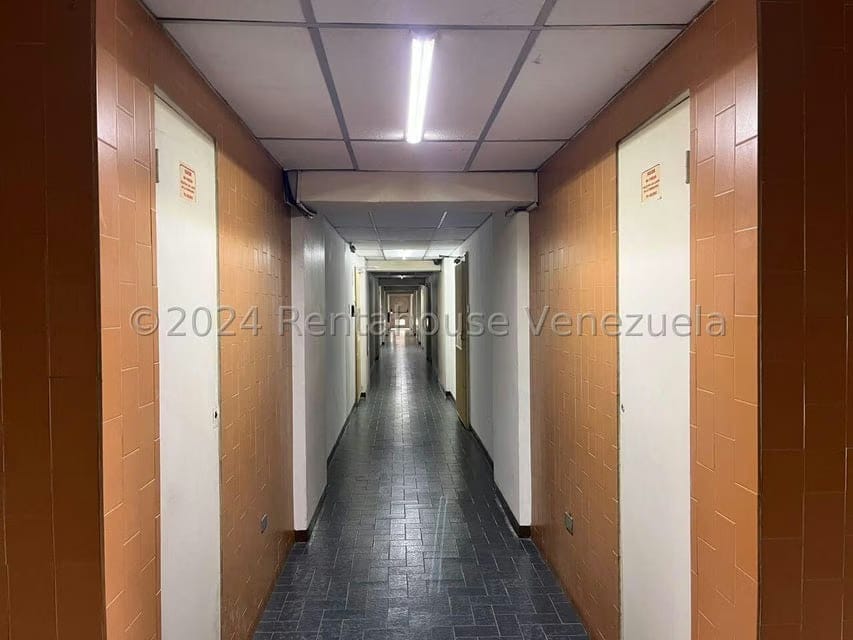 Comercial (Oficina) en Venta en Los Chaguaramos, Distrito Metropolitano - 5