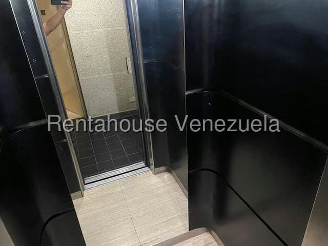Apartamento (1 Nivel) en Alquiler en Los Naranjos de Las Mercedes, Distrito Metropolitano - 25