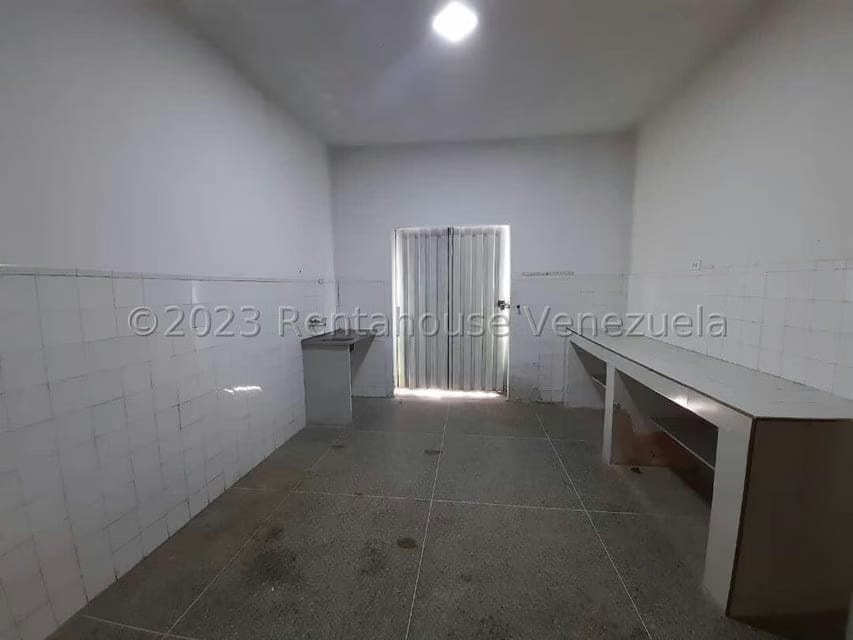 Comercial (Local Comercial) en Alquiler en Parroquia Catedral, Lara - 12
