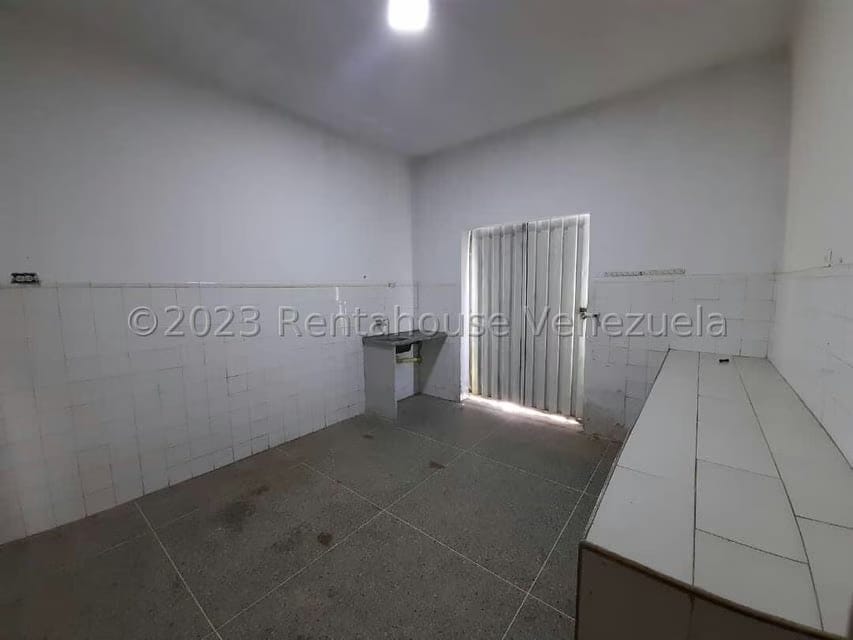 Comercial (Local Comercial) en Alquiler en Parroquia Catedral, Lara - 13