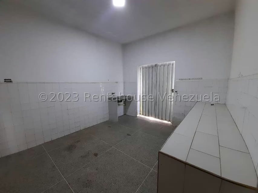 Comercial (Local Comercial) en Alquiler en Parroquia Catedral, Lara - 14