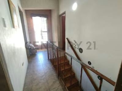 Casa en Venta de 2 niveles, Urbanización las Rosas - Guatire - 3