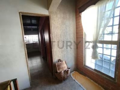 Casa en Venta de 2 niveles, Urbanización las Rosas - Guatire - 5