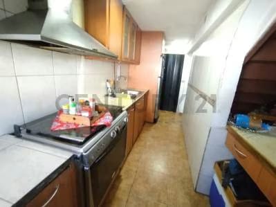 Casa en Venta de 2 niveles, Urbanización las Rosas - Guatire - 6