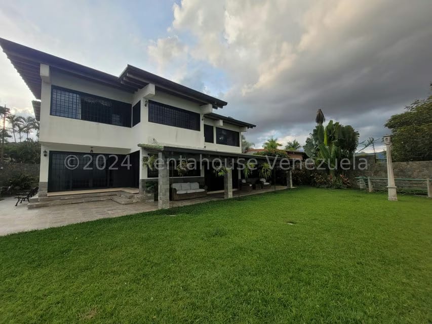 Casa (Duplex) en Venta en La Lagunita Country Club, Distrito Metropolitano - 2