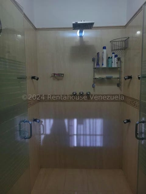 Casa (Duplex) en Venta en La Lagunita Country Club, Distrito Metropolitano - 24