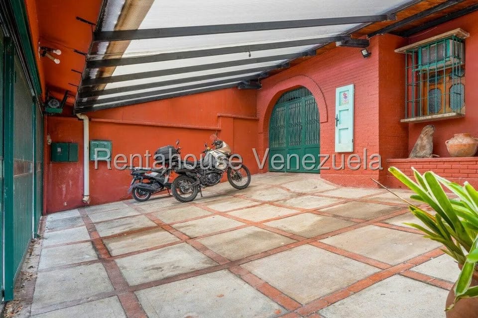 Casa (Duplex) en Venta en Caurimare, Distrito Metropolitano - 2