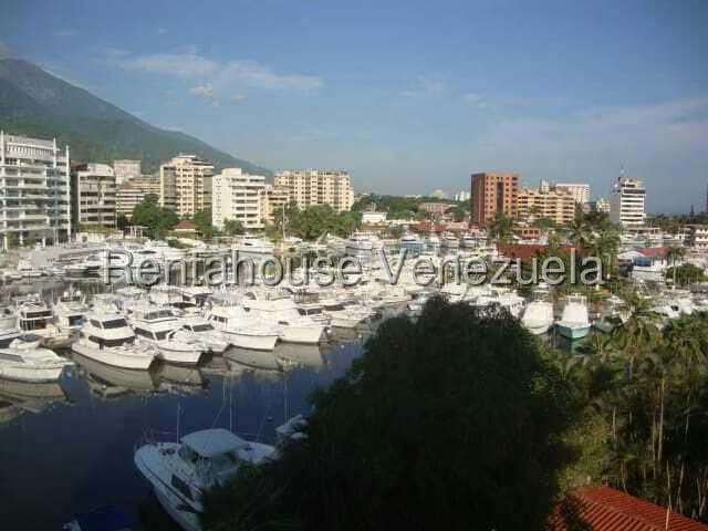 Apartamento (1 Nivel) en Venta en Caraballeda, Vargas - 2