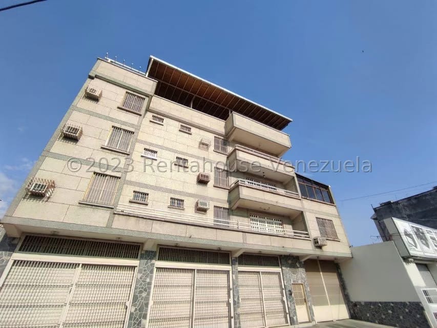Apartamento (Duplex) en Venta en Lourdes, Aragua - 2