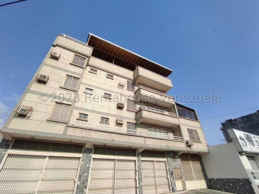 Apartamento (Duplex) en Venta en Lourdes, Aragua - 46