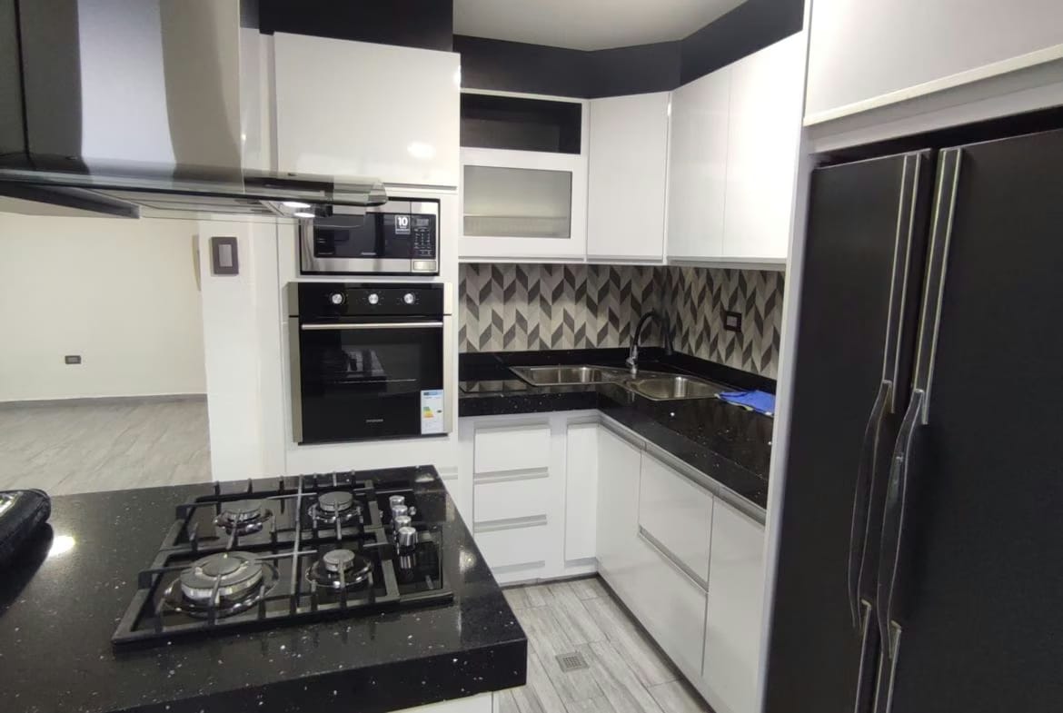 Apartamento en Resd. Valle Fresco en Naguanagua - 2