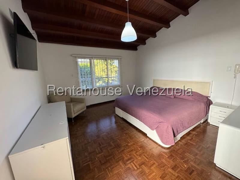 Casa (Duplex) en Venta en Cumbres de Curumo, Distrito Metropolitano - 13