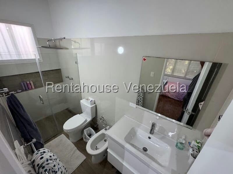 Casa (Duplex) en Venta en Cumbres de Curumo, Distrito Metropolitano - 18