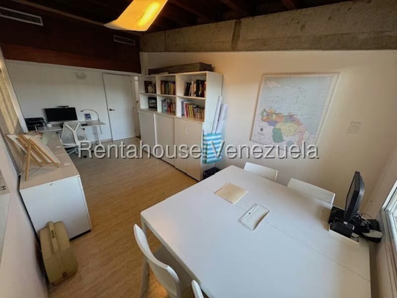 Casa (Duplex) en Venta en Cumbres de Curumo, Distrito Metropolitano - 28