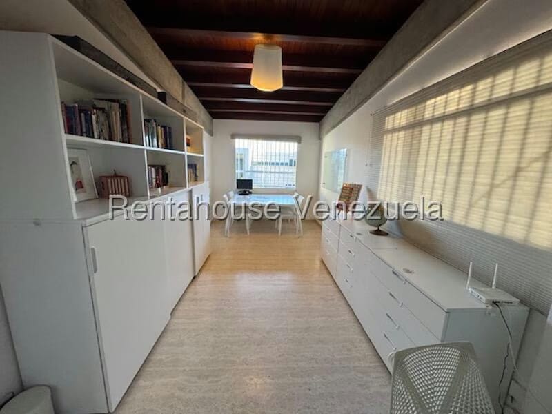 Casa (Duplex) en Venta en Cumbres de Curumo, Distrito Metropolitano - 29
