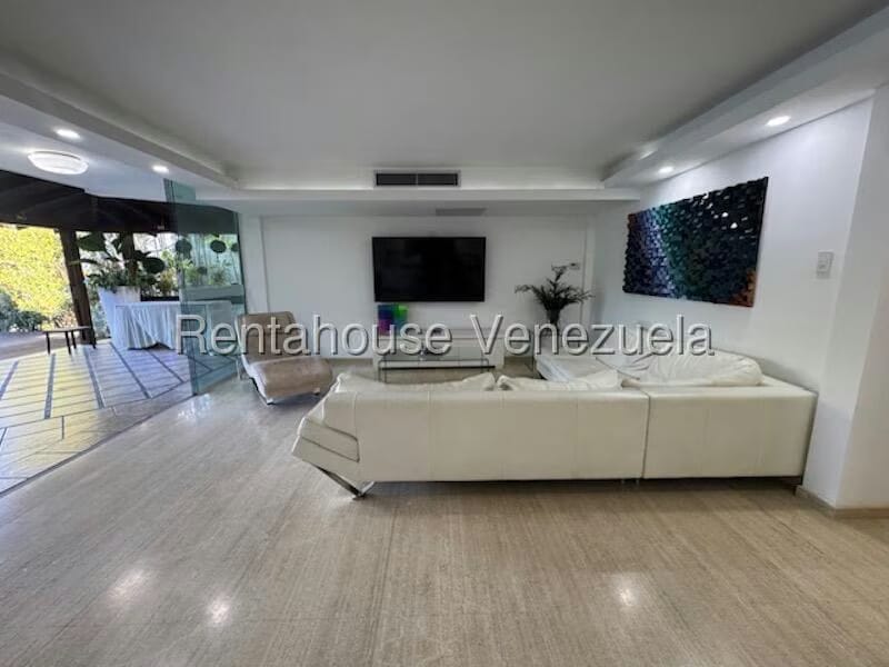 Casa (Duplex) en Venta en Cumbres de Curumo, Distrito Metropolitano - 33