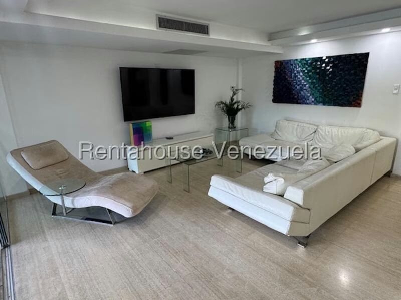 Casa (Duplex) en Venta en Cumbres de Curumo, Distrito Metropolitano - 37
