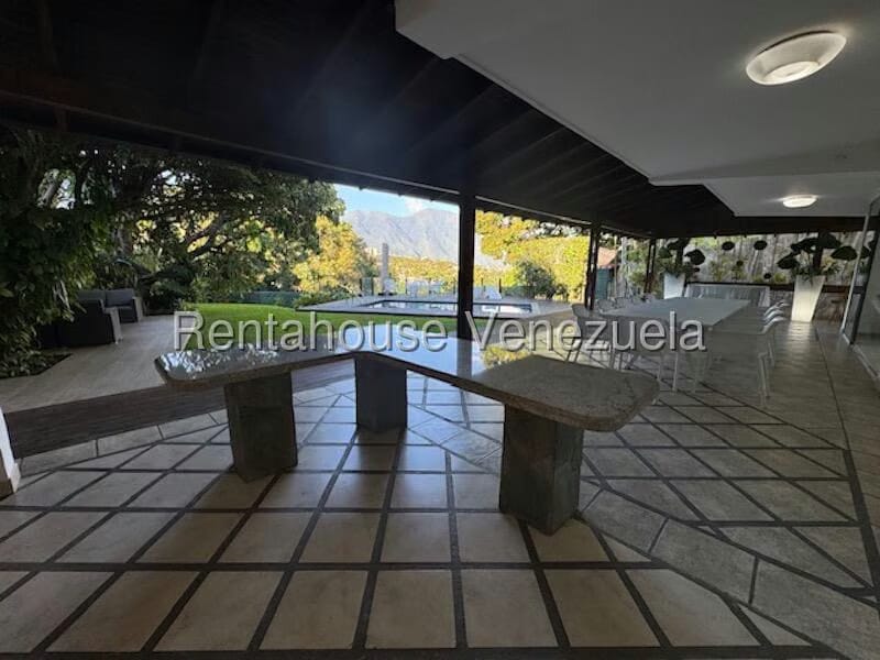 Casa (Duplex) en Venta en Cumbres de Curumo, Distrito Metropolitano - 39