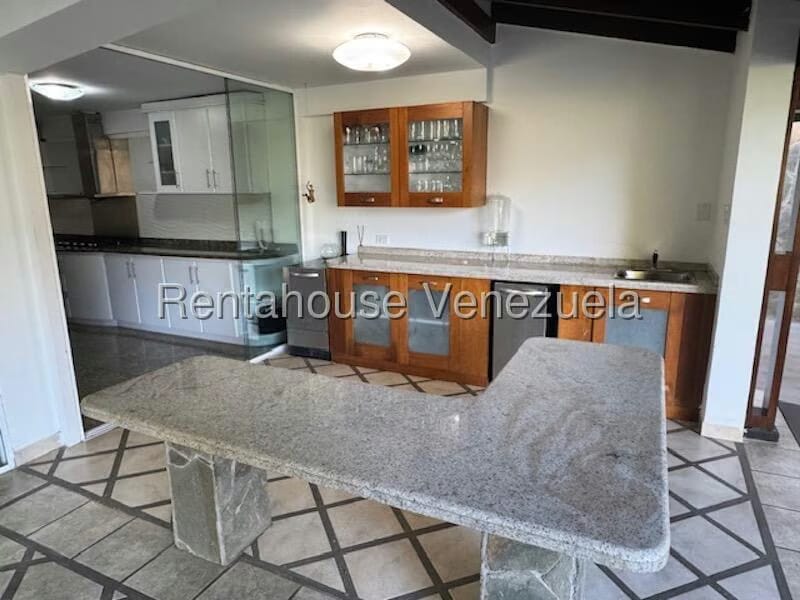 Casa (Duplex) en Venta en Cumbres de Curumo, Distrito Metropolitano - 41