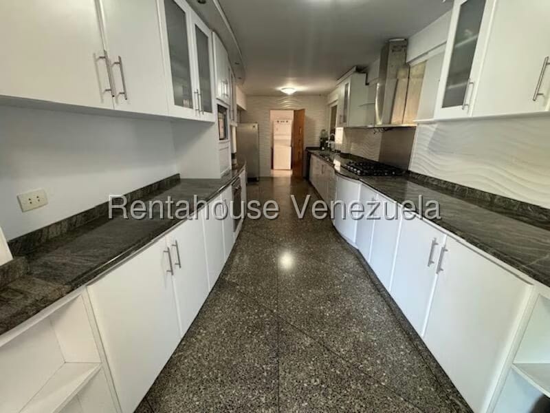 Casa (Duplex) en Venta en Cumbres de Curumo, Distrito Metropolitano - 42