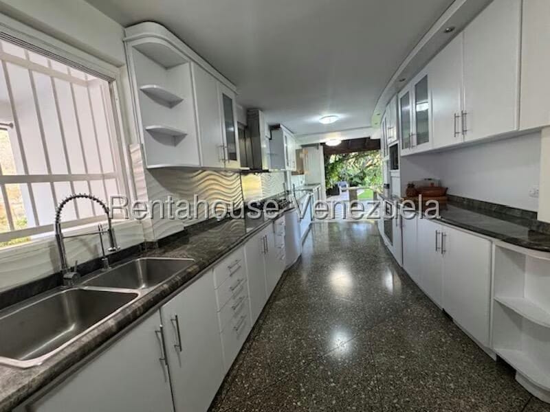 Casa (Duplex) en Venta en Cumbres de Curumo, Distrito Metropolitano - 43