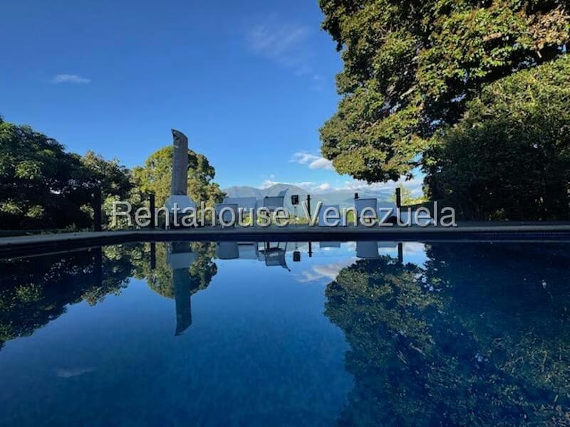 Casa (Duplex) en Venta en Cumbres de Curumo, Distrito Metropolitano - 48