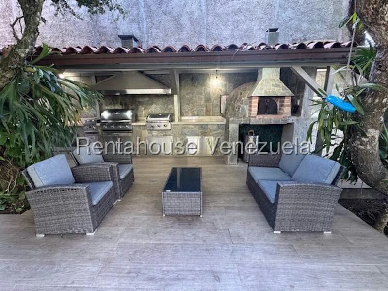 Casa (Duplex) en Venta en Cumbres de Curumo, Distrito Metropolitano - 53