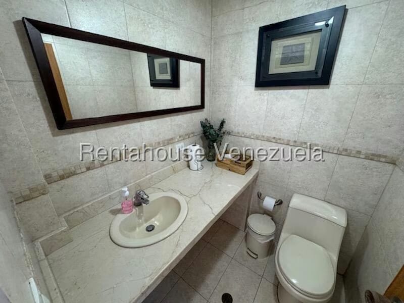 Casa (Duplex) en Venta en Cumbres de Curumo, Distrito Metropolitano - 58
