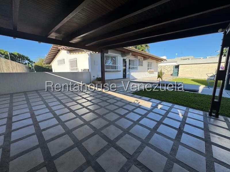 Casa (Duplex) en Venta en Cumbres de Curumo, Distrito Metropolitano - 61