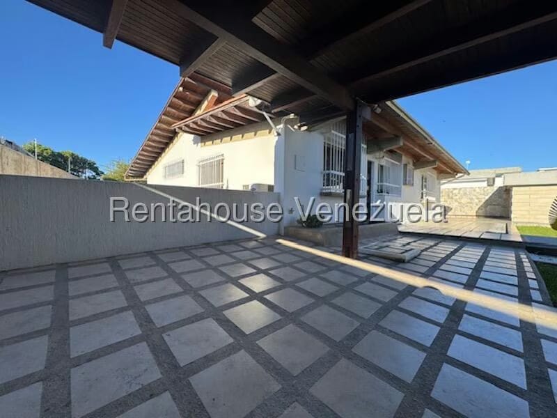 Casa (Duplex) en Venta en Cumbres de Curumo, Distrito Metropolitano - 64