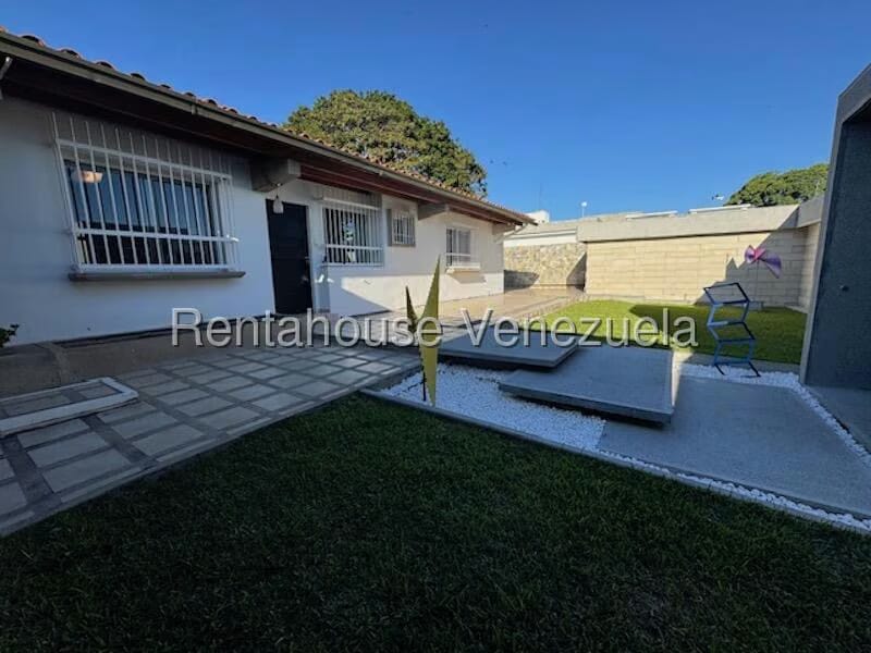 Casa (Duplex) en Venta en Cumbres de Curumo, Distrito Metropolitano - 66