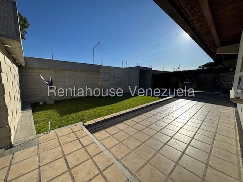 Casa (Duplex) en Venta en Cumbres de Curumo, Distrito Metropolitano - 69