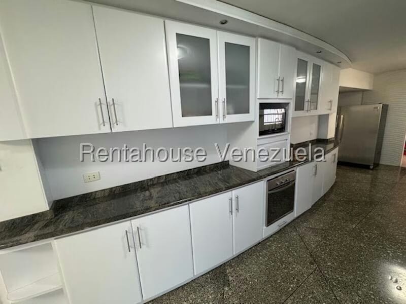 Casa (Duplex) en Venta en Cumbres de Curumo, Distrito Metropolitano - 8