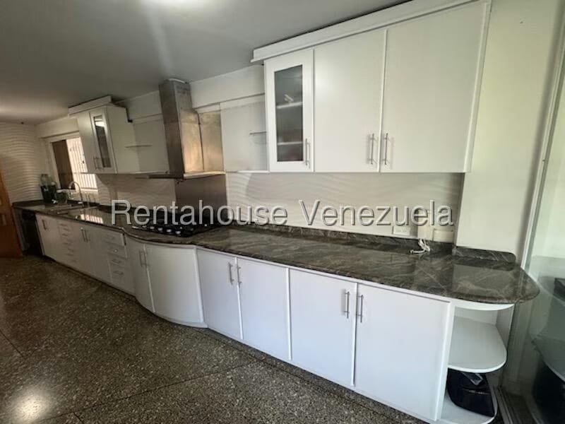 Casa (Duplex) en Venta en Cumbres de Curumo, Distrito Metropolitano - 9