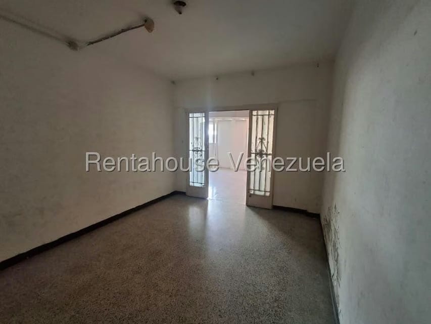 Comercial (Edificio) en Alquiler en Catia, Distrito Metropolitano - 14