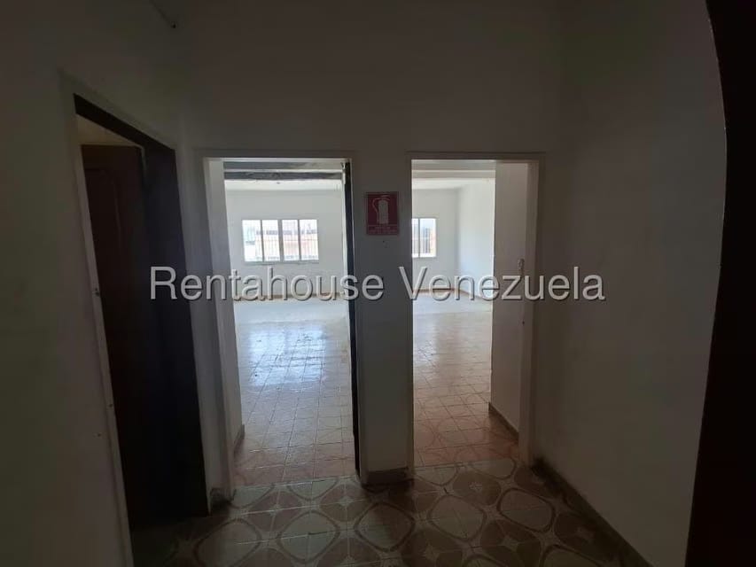 Comercial (Edificio) en Alquiler en Catia, Distrito Metropolitano - 22