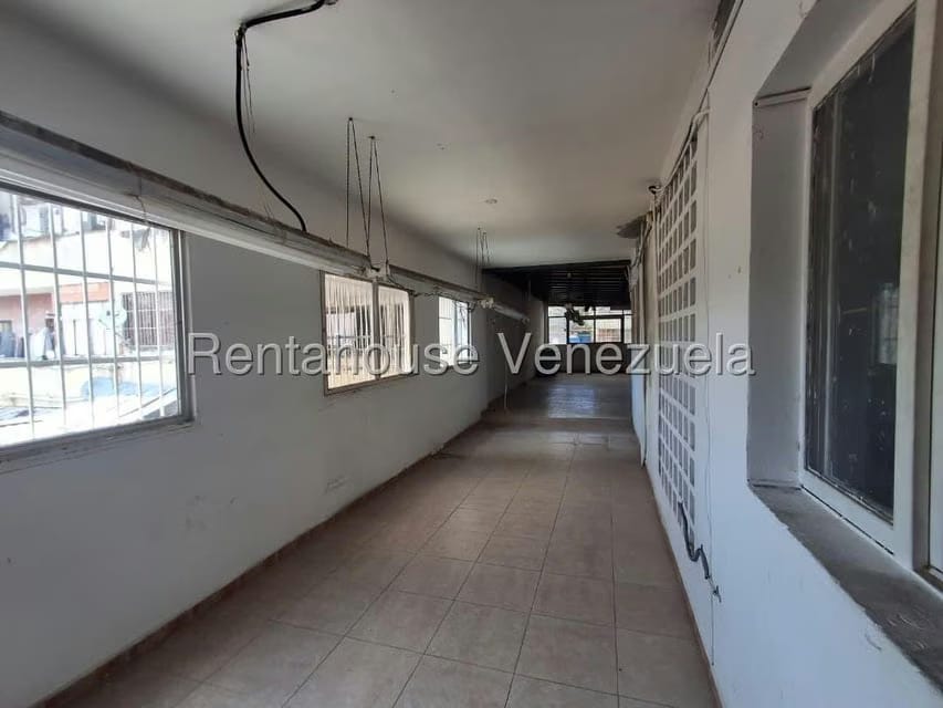 Comercial (Edificio) en Alquiler en Catia, Distrito Metropolitano - 23