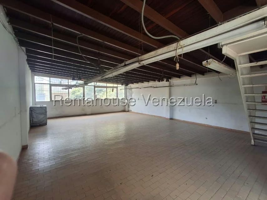 Comercial (Edificio) en Alquiler en Catia, Distrito Metropolitano - 24