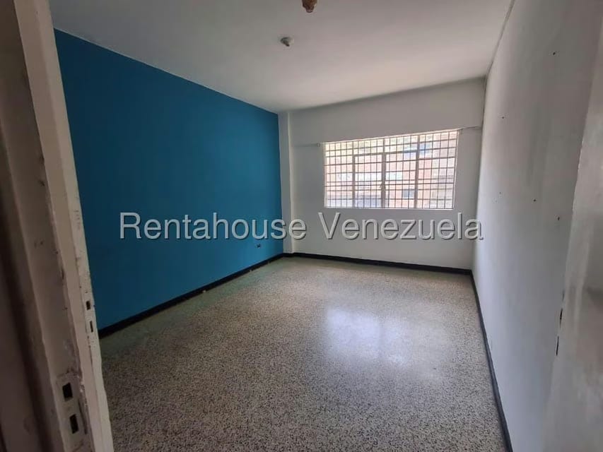 Comercial (Edificio) en Alquiler en Catia, Distrito Metropolitano - 9