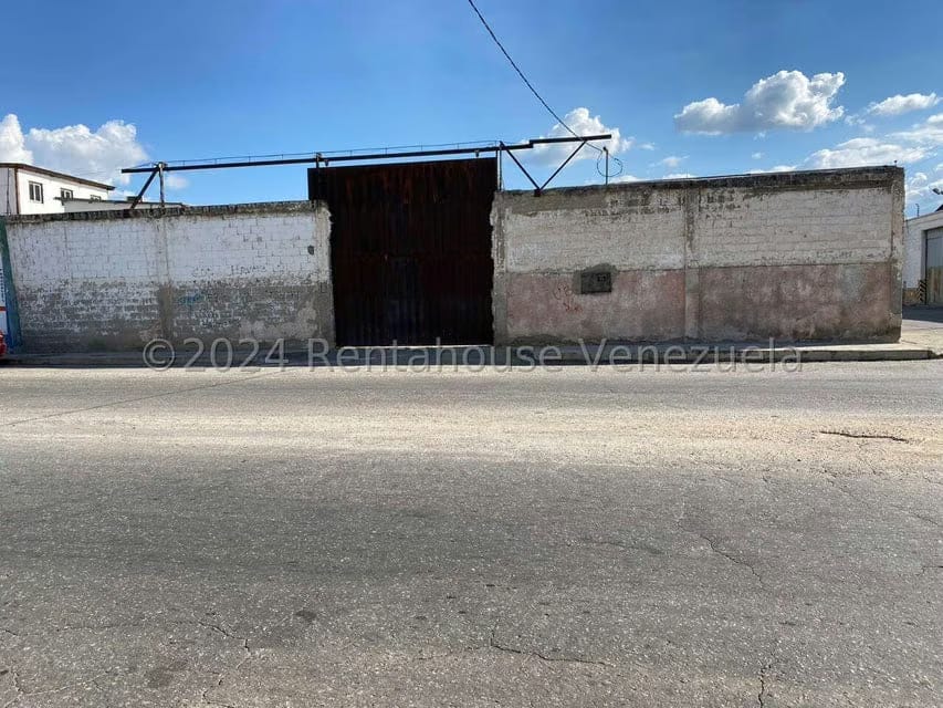 Comercial (Galpon - Deposito) en Alquiler en Zona Industrial 1, Lara - 3