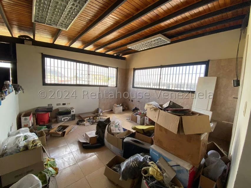Comercial (Galpon - Deposito) en Alquiler en Zona Industrial 1, Lara - 21