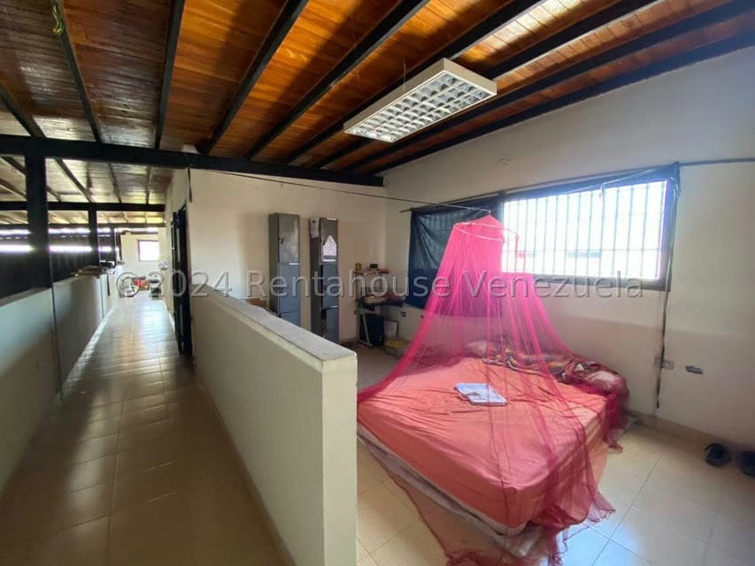 Comercial (Galpon - Deposito) en Alquiler en Zona Industrial 1, Lara - 26