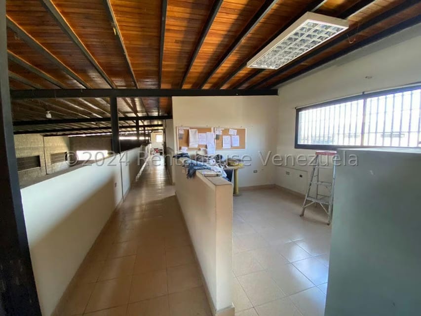 Comercial (Galpon - Deposito) en Alquiler en Zona Industrial 1, Lara - 29