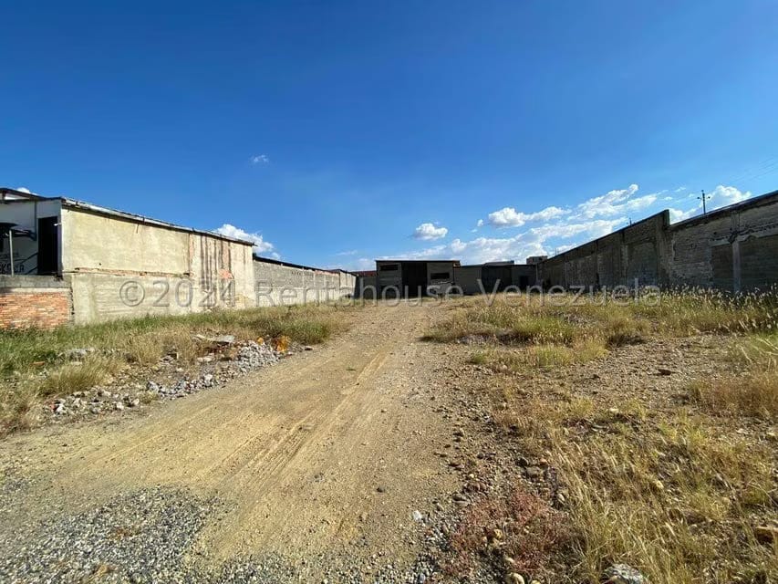 Comercial (Galpon - Deposito) en Alquiler en Zona Industrial 1, Lara - 4