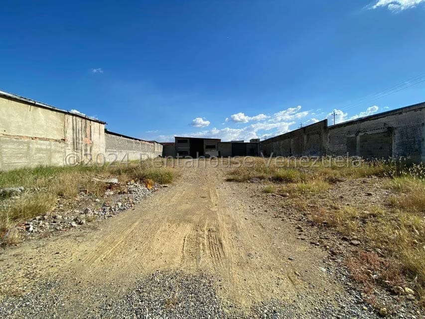 Comercial (Galpon - Deposito) en Alquiler en Zona Industrial 1, Lara - 5