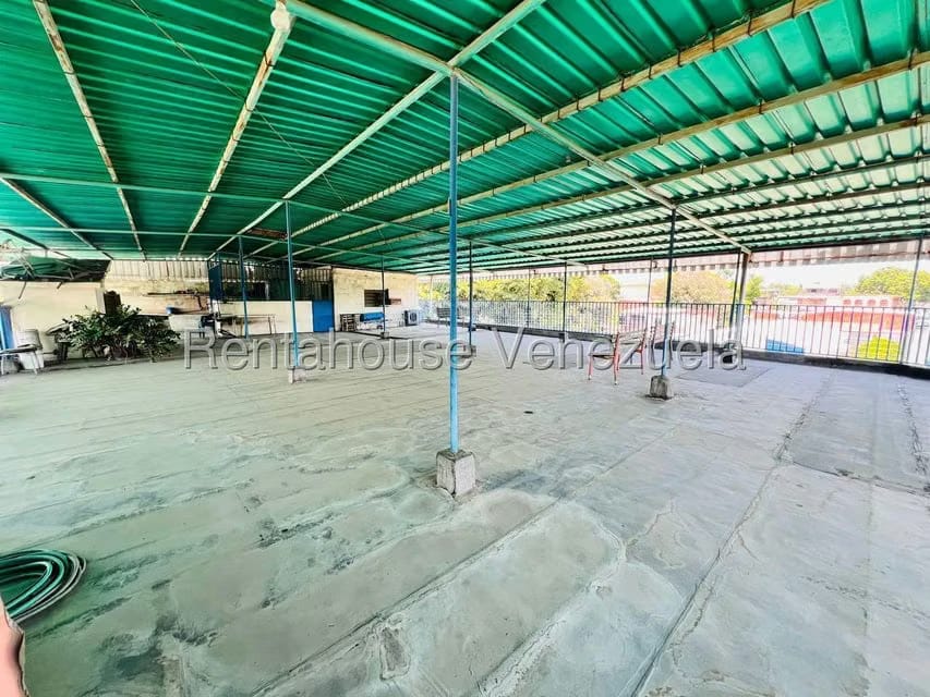 Comercial (Edificio) en Venta en Zona Centro, Aragua - 41